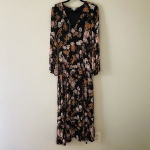 Black Floral Abound Maxi Dress - Medium